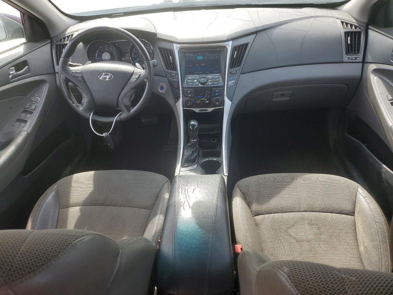 2013 HYUNDAI SONATA SE photo 22