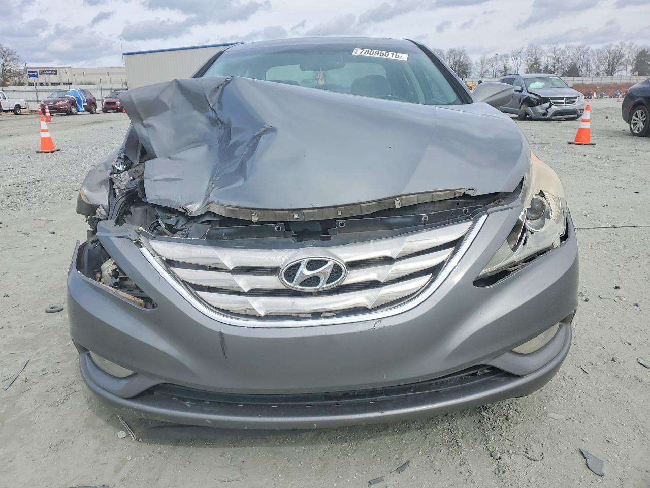 2013 HYUNDAI SONATA SE photo 13