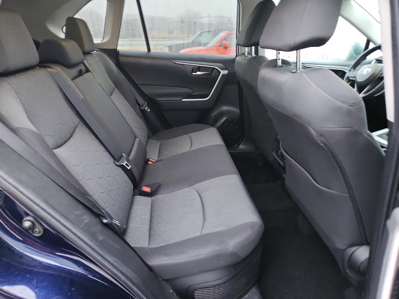 2022 TOYOTA RAV4 XLE photo 11