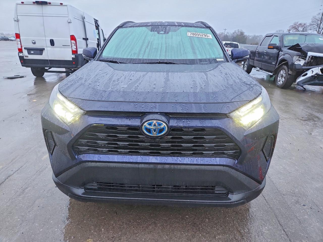 2022 TOYOTA RAV4 XLE photo 5