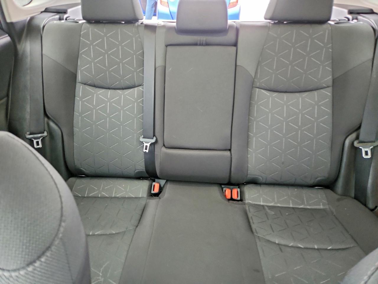 2022 TOYOTA RAV4 XLE photo 10