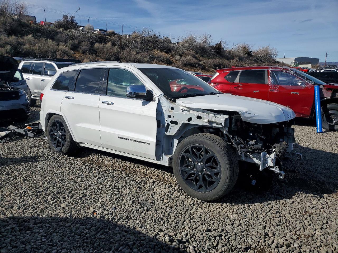 2020 JEEP GRAND CHEROKEE OVERLAND photo 4