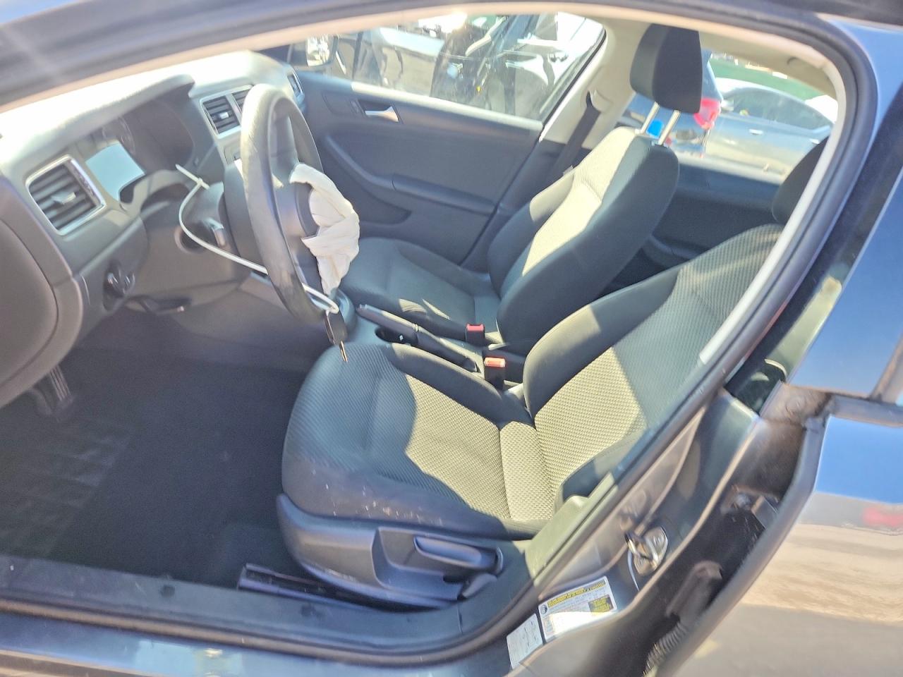 2013 VOLKSWAGEN JETTA BASE photo 19
