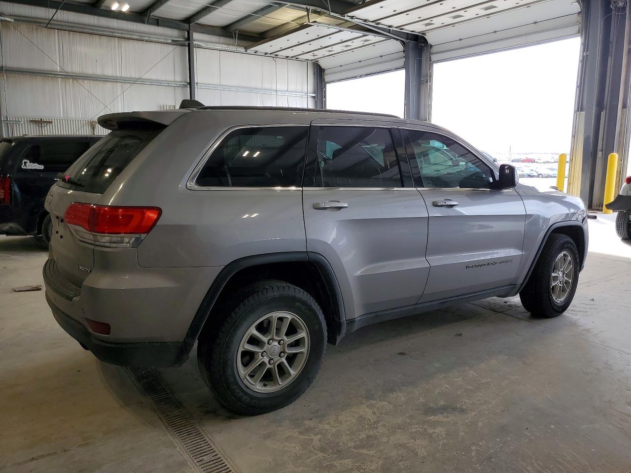 2019 JEEP GRAND CHEROKEE LAREDO photo 7