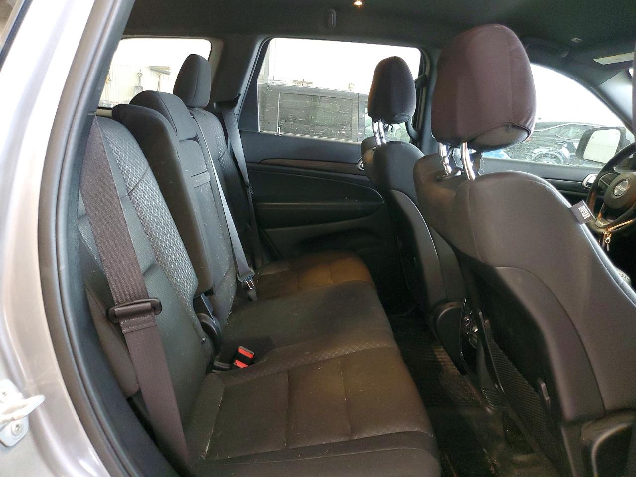 2019 JEEP GRAND CHEROKEE LAREDO photo 31
