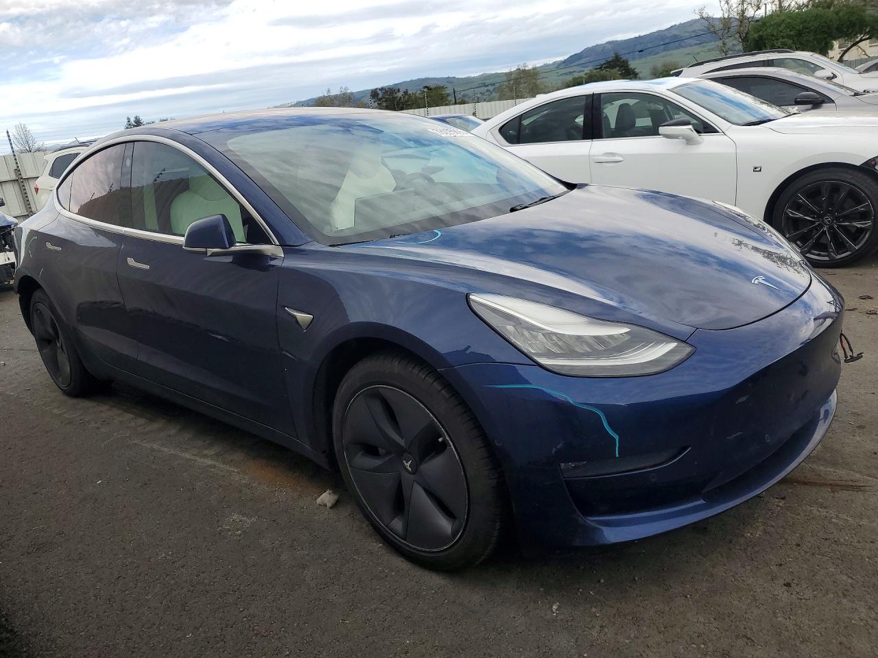 2018 TESLA MODEL 3 photo 4