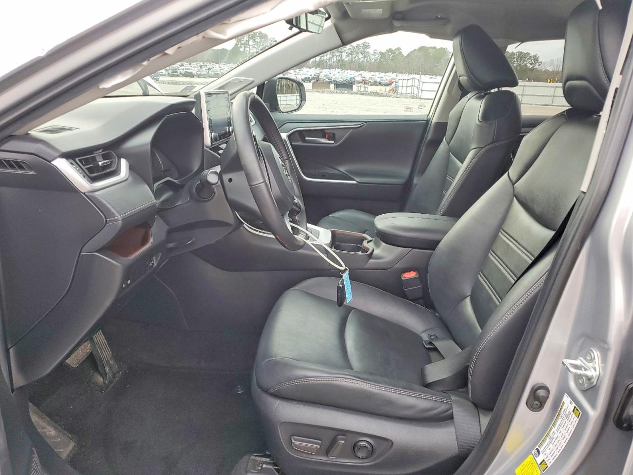 2021 TOYOTA RAV4 LIMITED photo 7