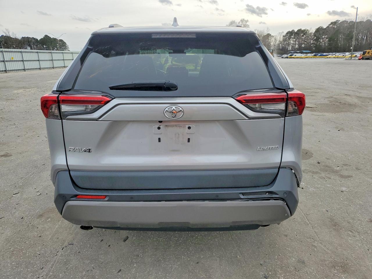 2021 TOYOTA RAV4 LIMITED photo 6