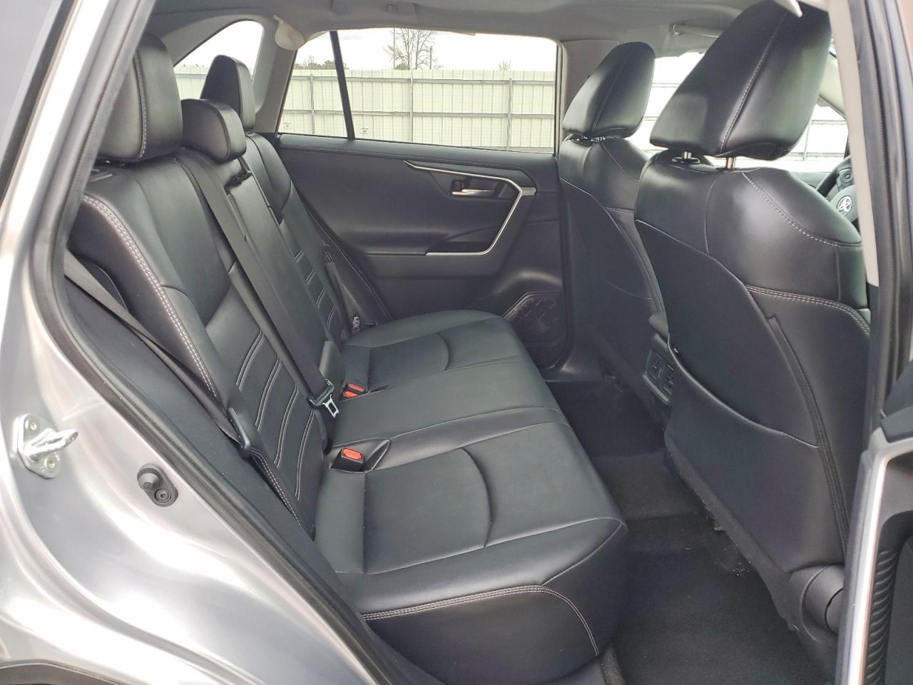 2021 TOYOTA RAV4 LIMITED photo 11