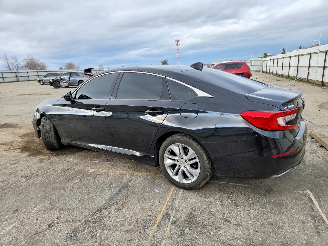 2018 HONDA ACCORD LX photo 2