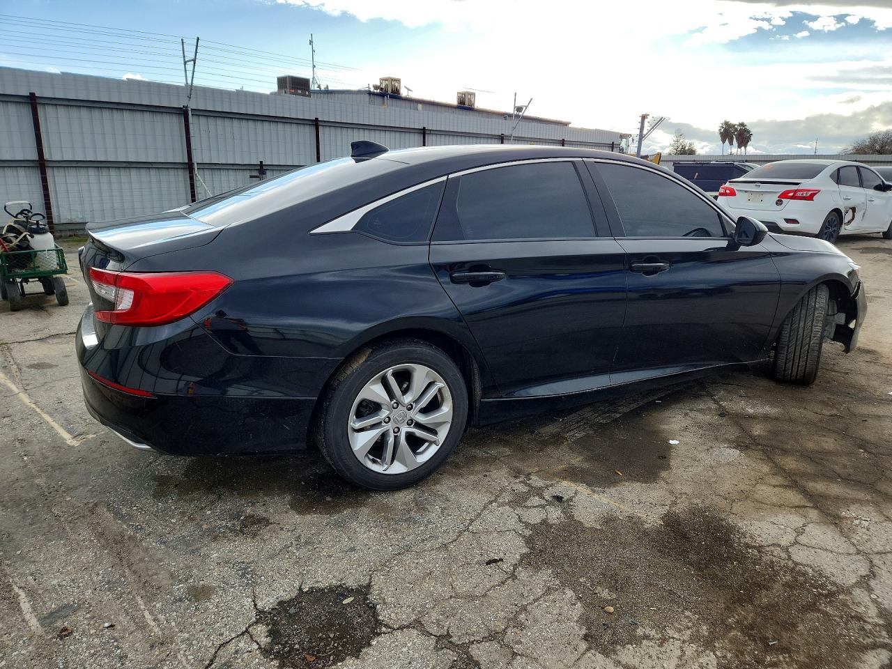 2018 HONDA ACCORD LX photo 3