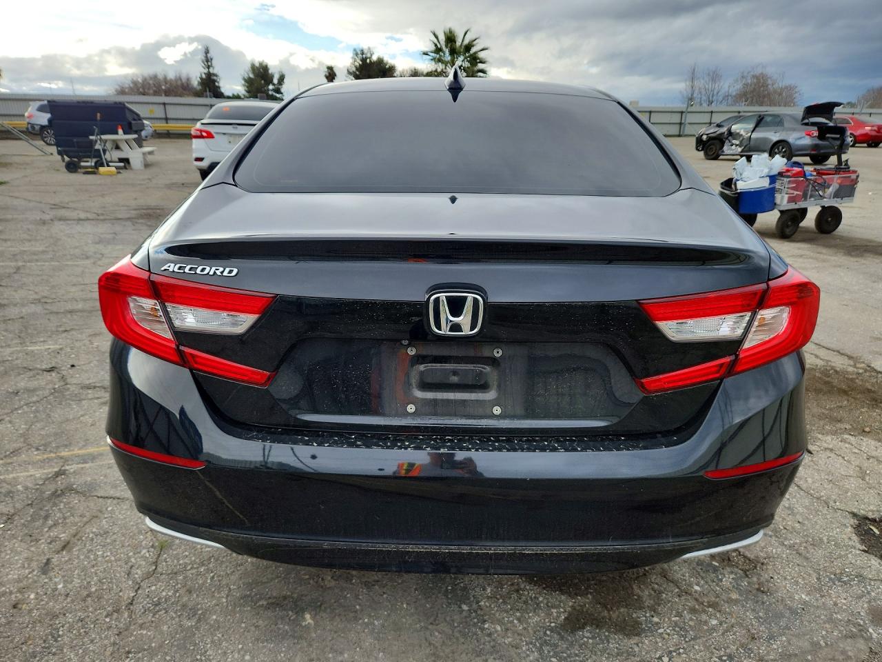 2018 HONDA ACCORD LX photo 6