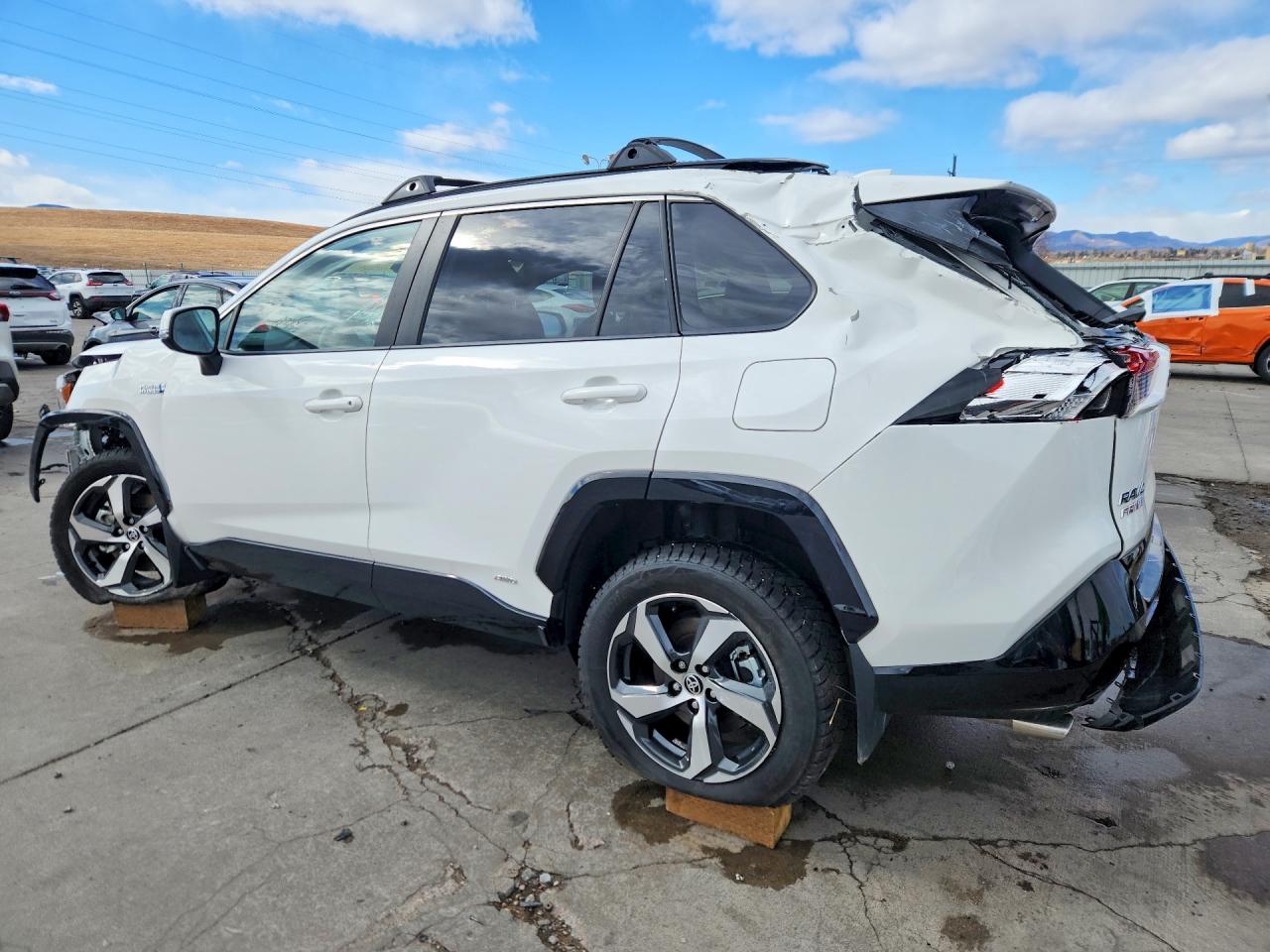 2023 TOYOTA RAV4 PRIME SE photo 3