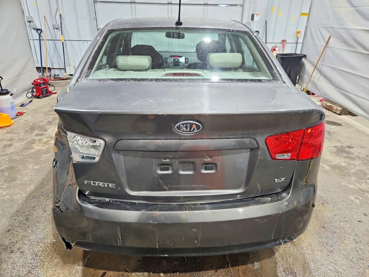 2013 KIA FORTE EX photo 16