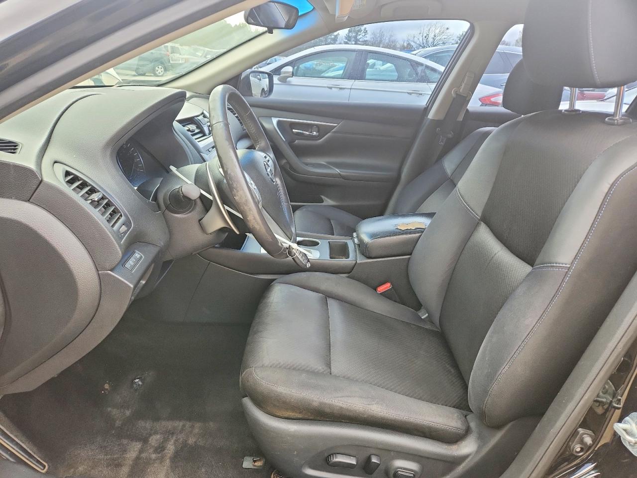 2017 NISSAN ALTIMA 2.5 SR photo 13