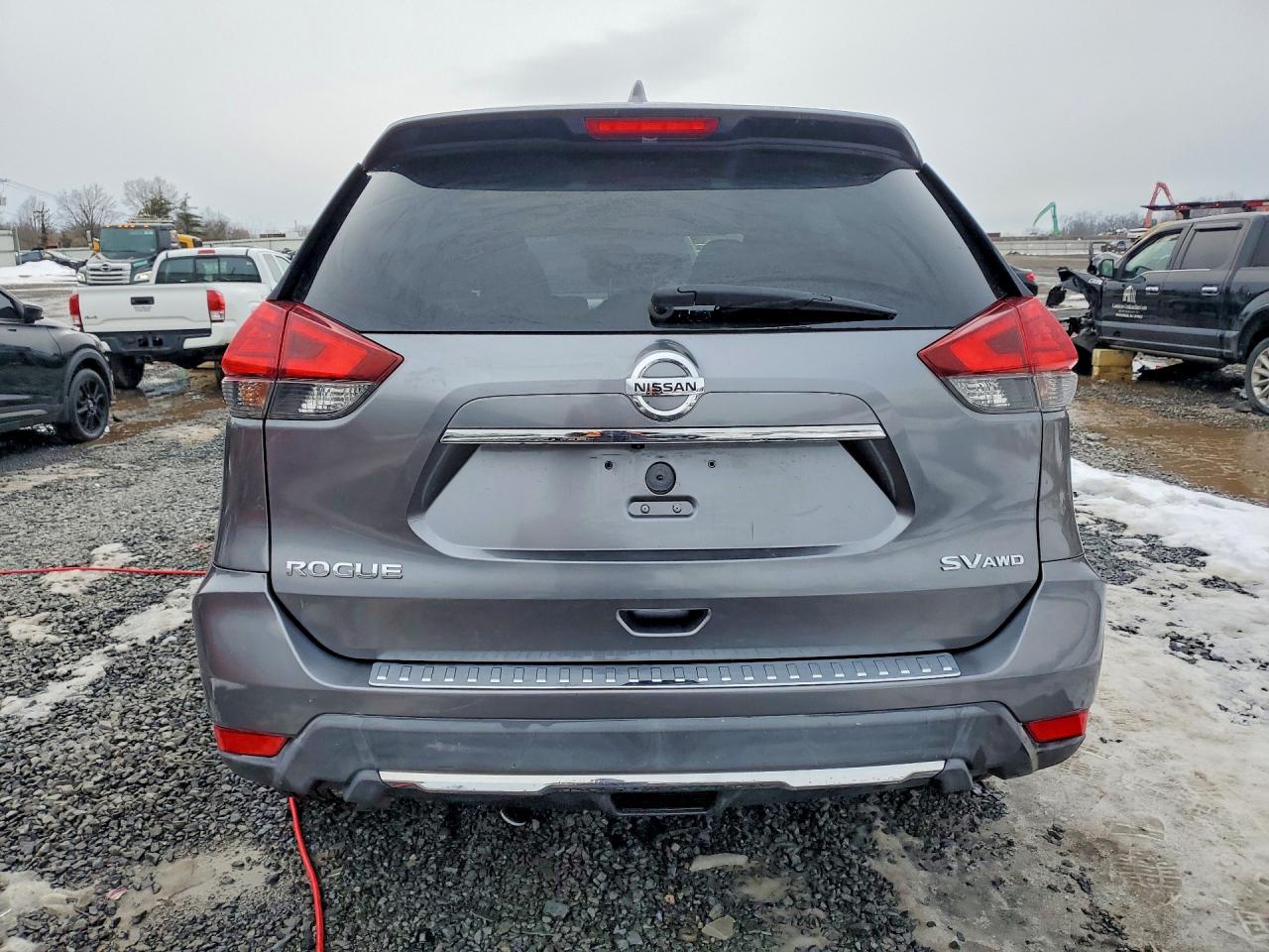 2017 NISSAN ROGUE SV photo 6