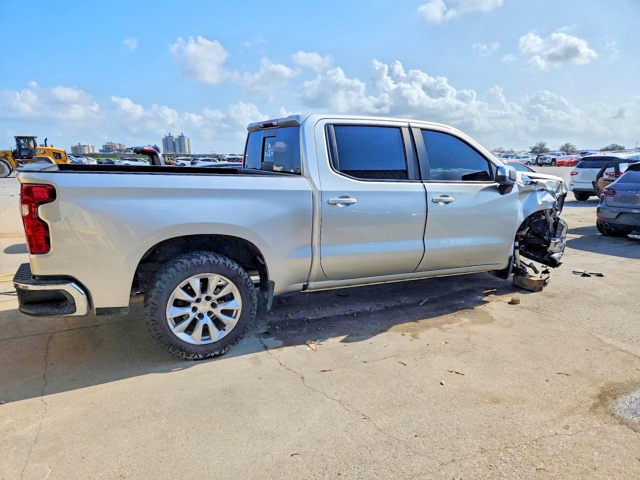 2021 CHEVROLET SILVERADO K1500 LT photo 3