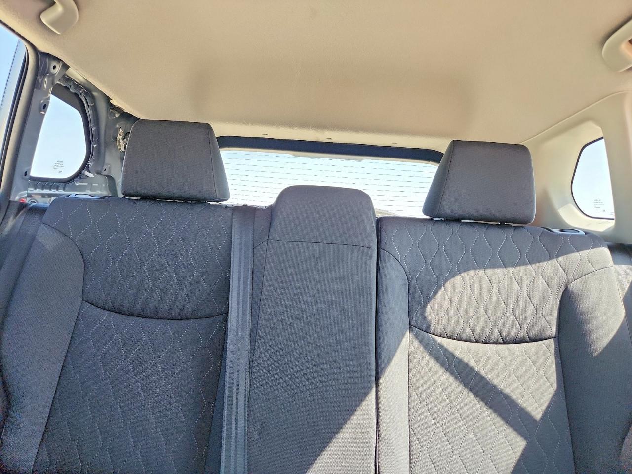 2024 TOYOTA COROLLA CROSS LE photo 19