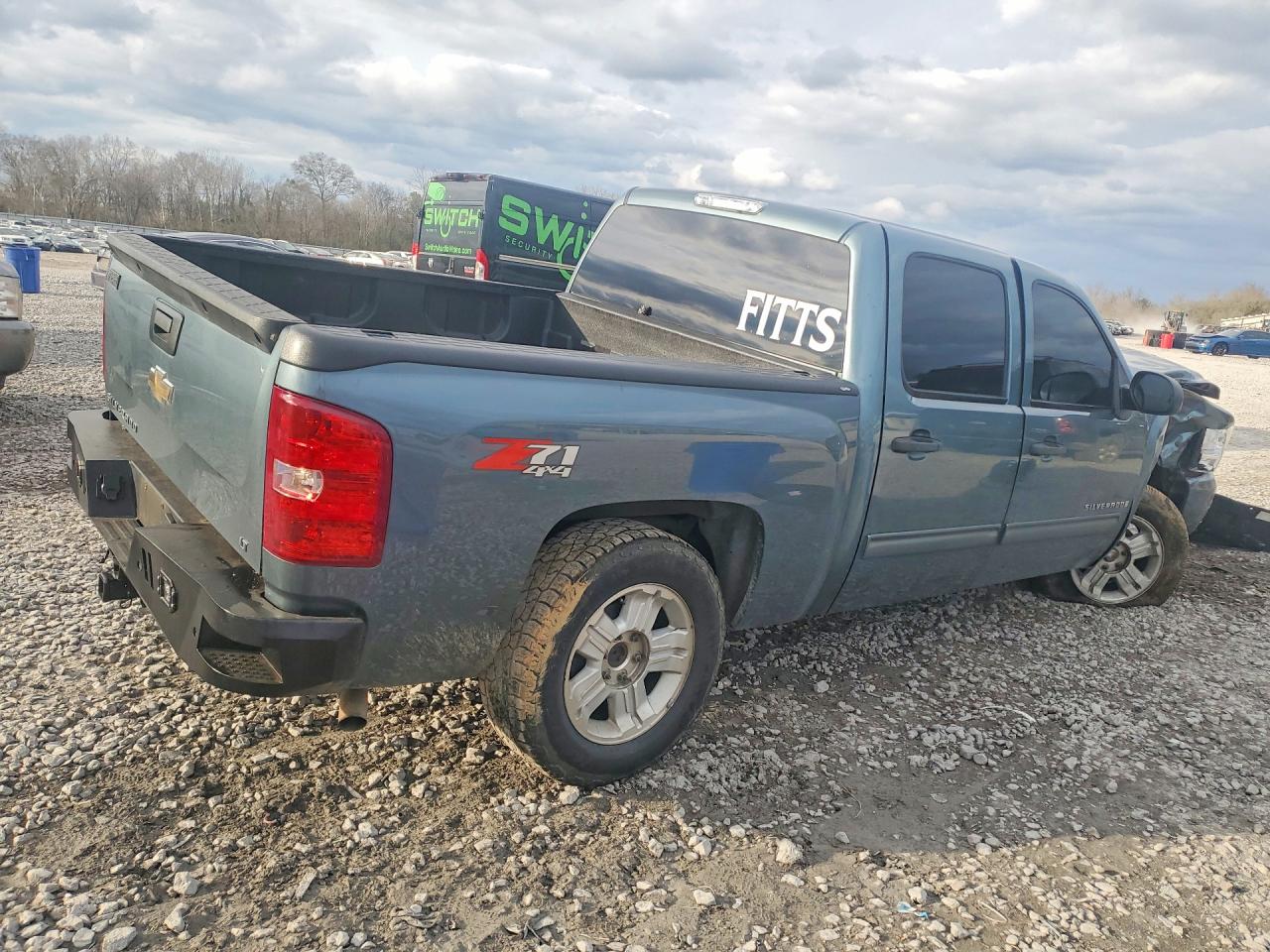 2009 CHEVROLET SILVERADO K1500 LT photo 3