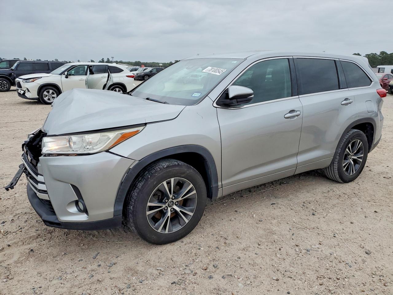 2017 TOYOTA HIGHLANDER