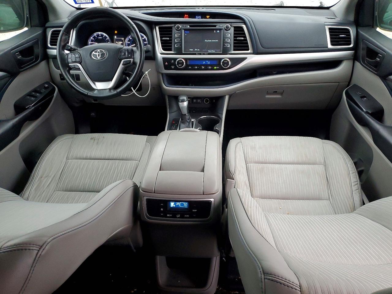 2017 TOYOTA HIGHLANDER LE PLUS photo 8