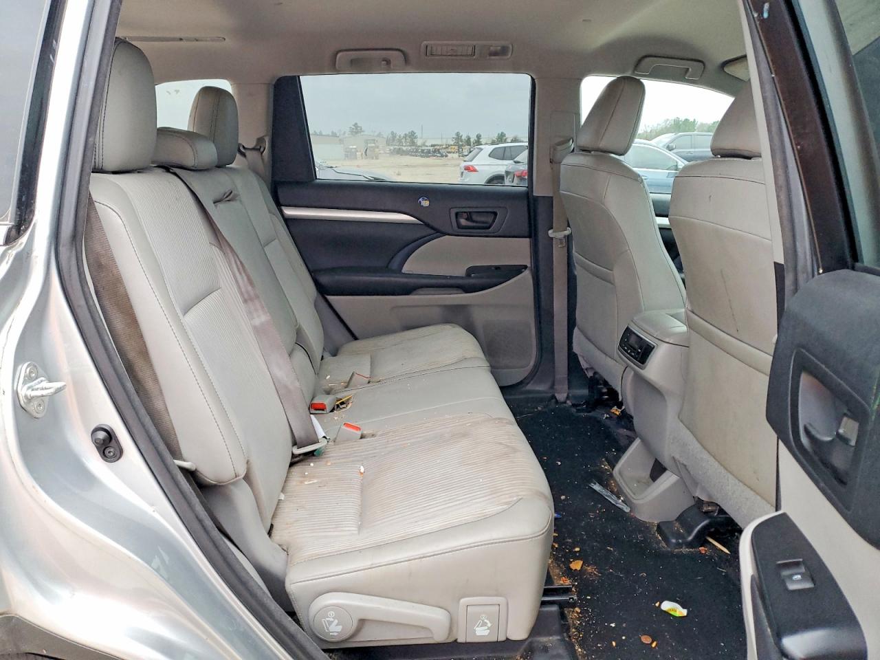 2017 TOYOTA HIGHLANDER LE PLUS photo 11