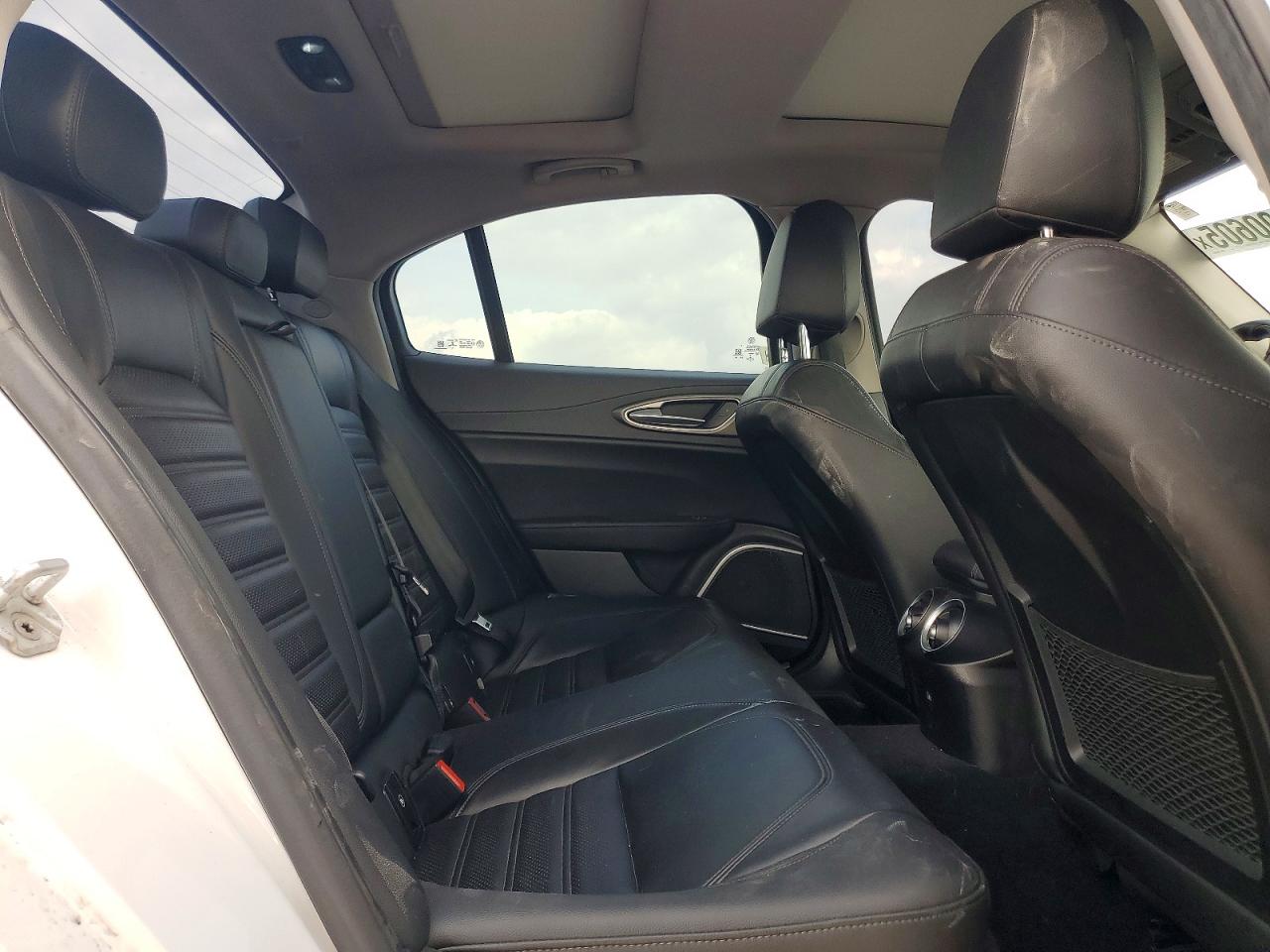 2018 ALFA ROMEO GIULIA TI Q4 photo 10