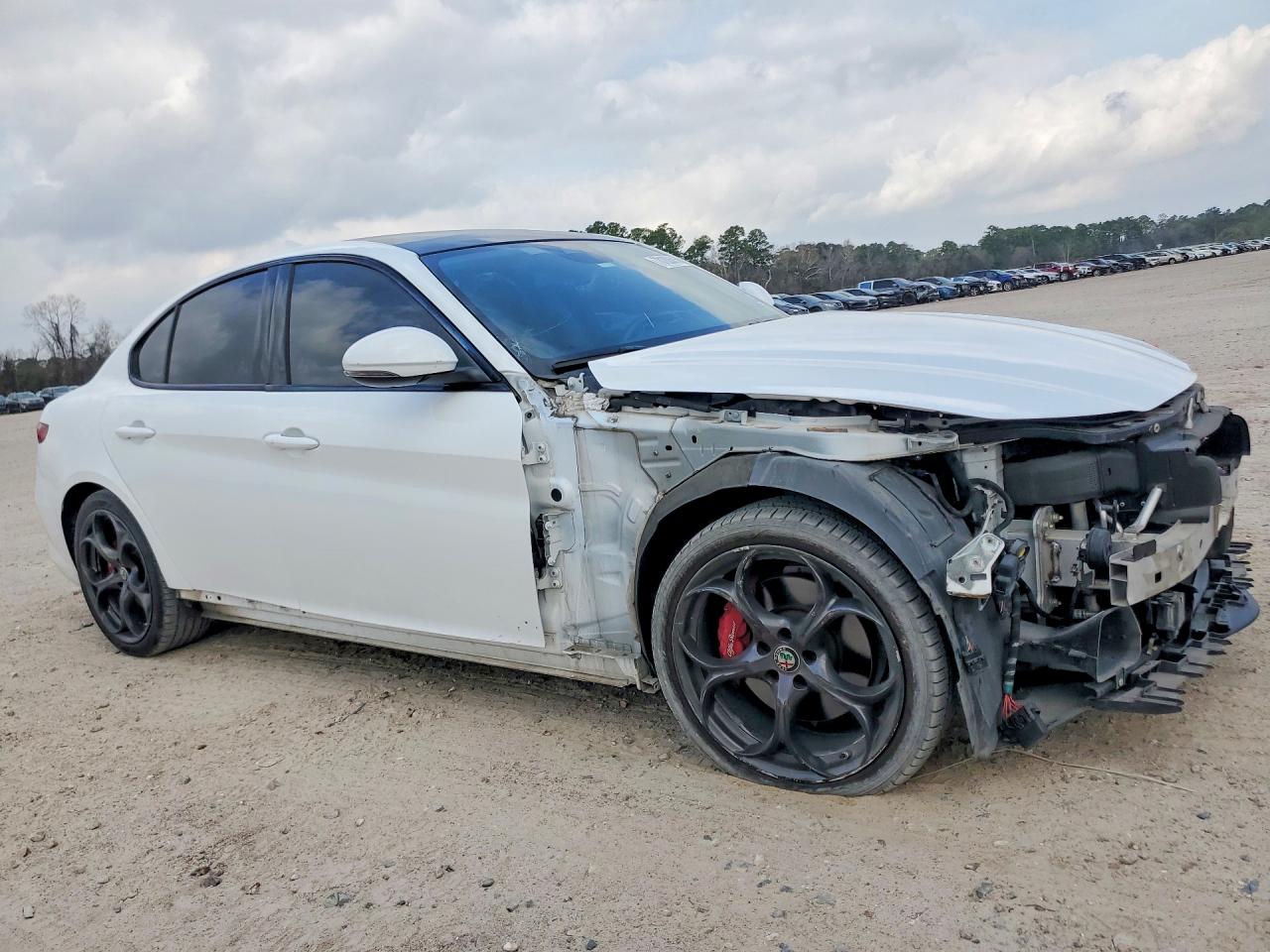 2018 ALFA ROMEO GIULIA TI Q4 photo 4