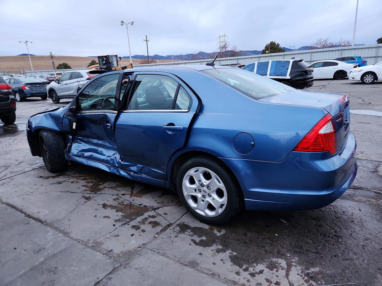 2010 FORD FUSION SE photo 2