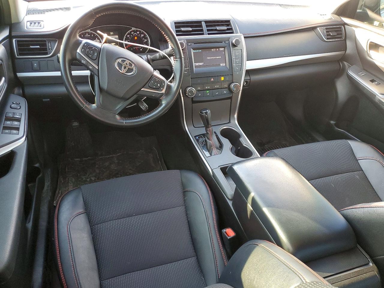 2017 TOYOTA CAMRY photo 22