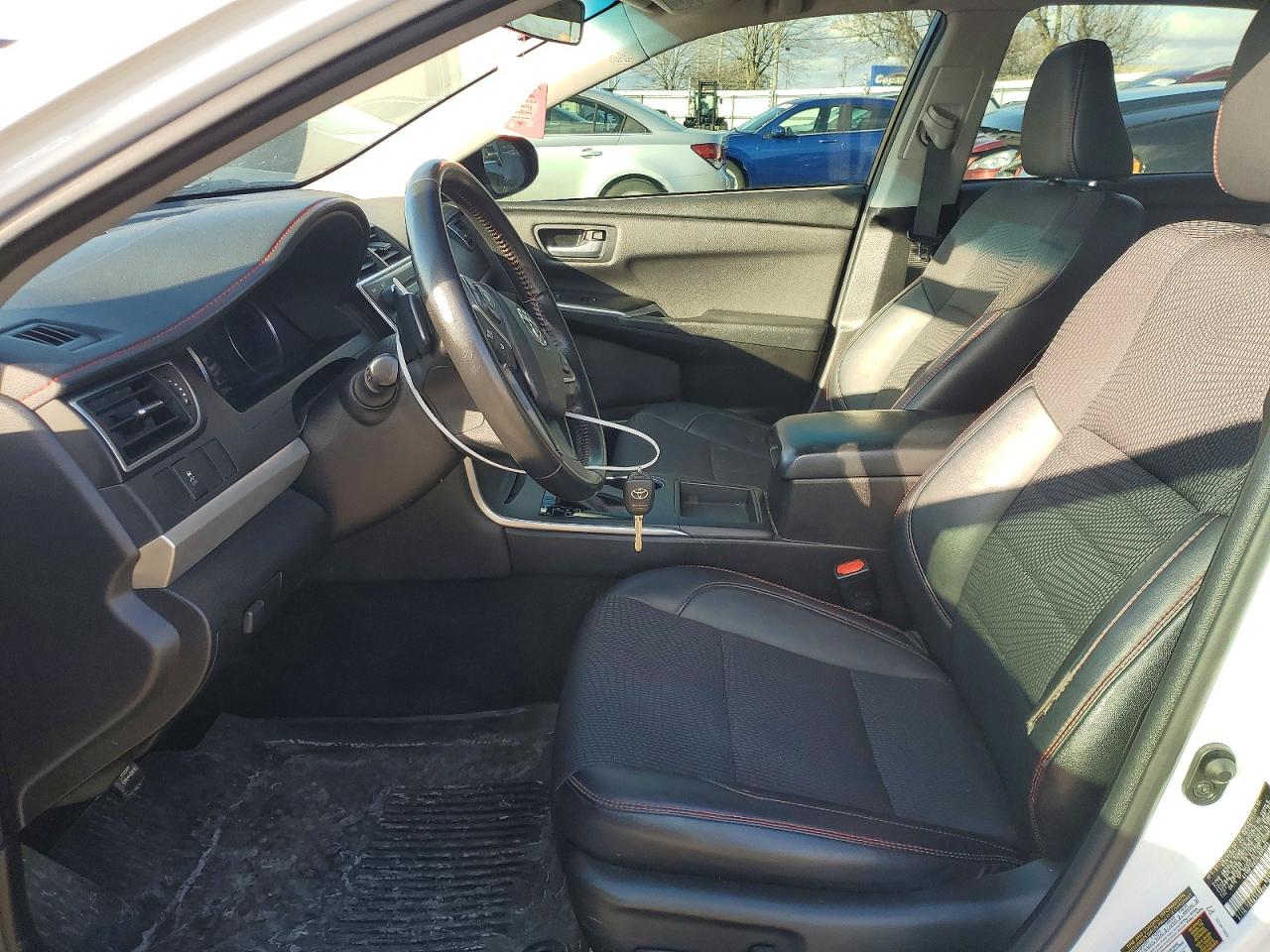 2017 TOYOTA CAMRY photo 19
