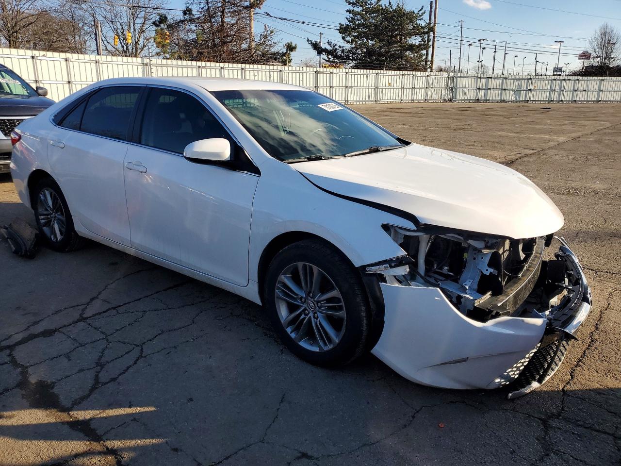 2017 TOYOTA CAMRY photo 10