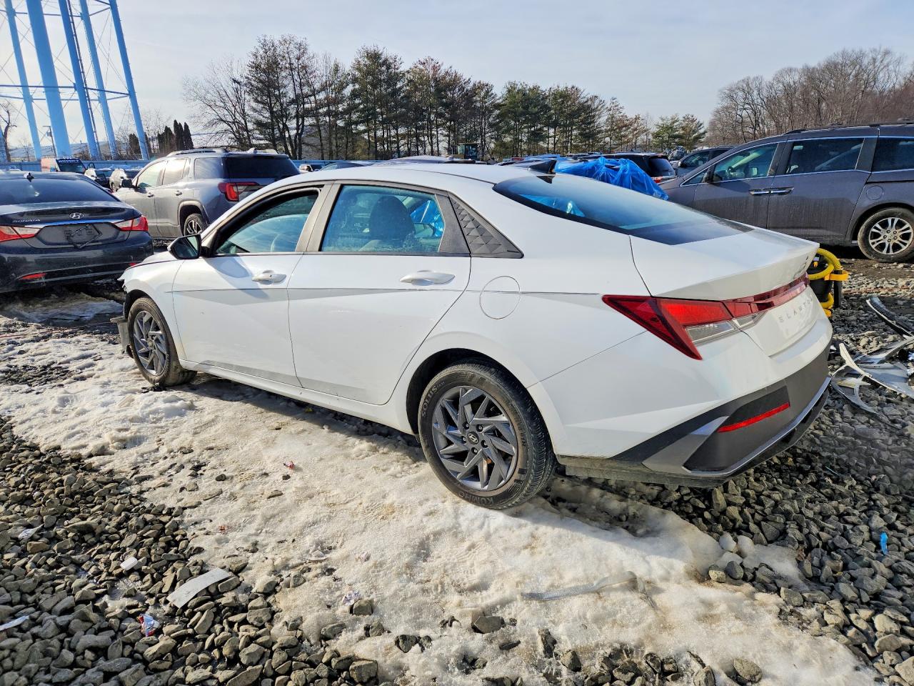 2024 HYUNDAI ELANTRA SEL photo 3
