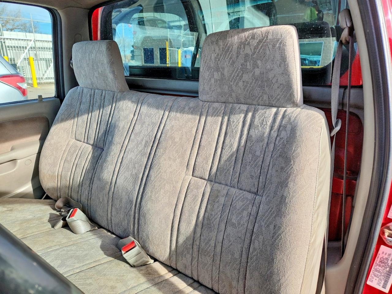 2001 TOYOTA TACOMA BASE photo 10