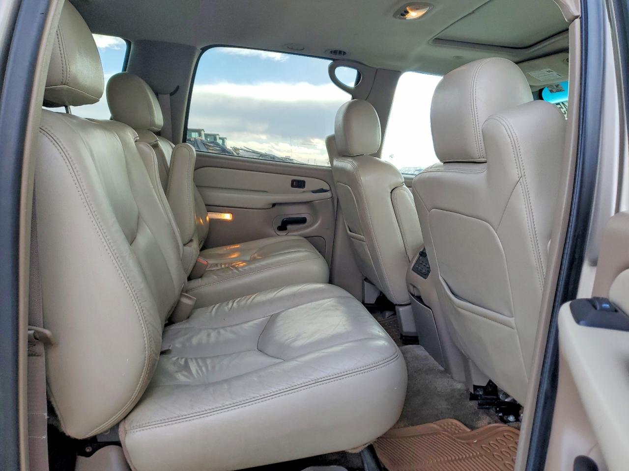 2003 CHEVROLET SUBURBAN K1500 photo 21