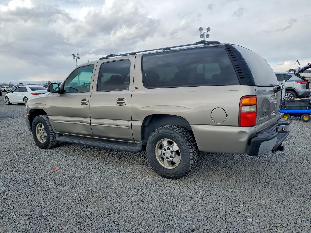 2003 CHEVROLET SUBURBAN K1500 photo 3