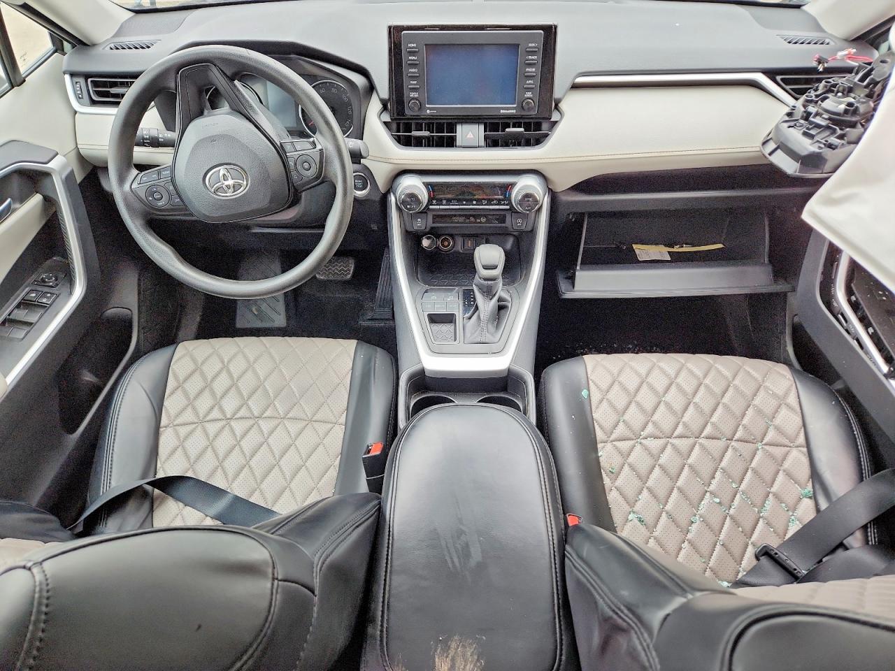 2021 TOYOTA RAV4 XLE photo 15