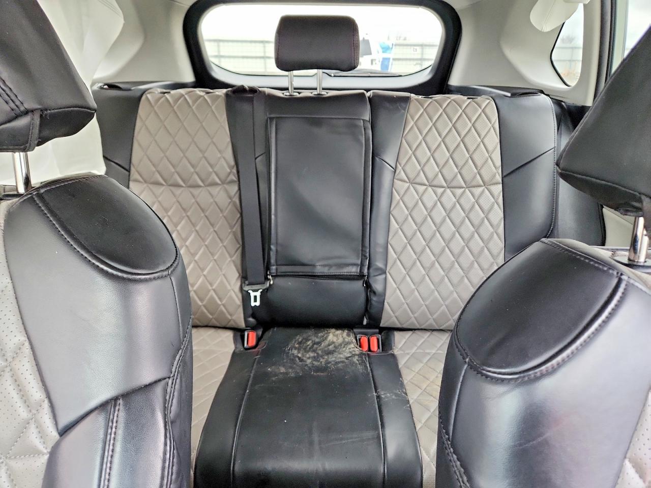 2021 TOYOTA RAV4 XLE photo 19