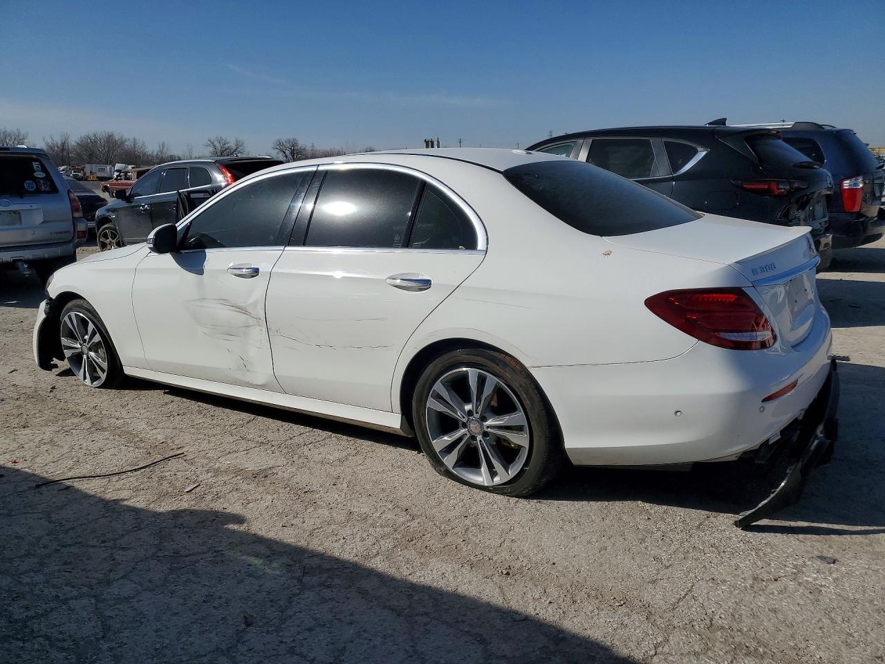2017 MERCEDES-BENZ E 300 photo 3