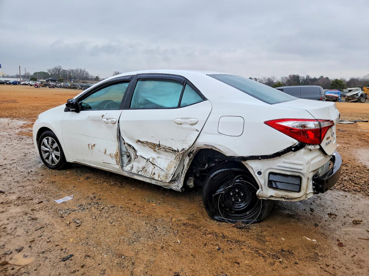 2015 TOYOTA COROLLA LE photo 3