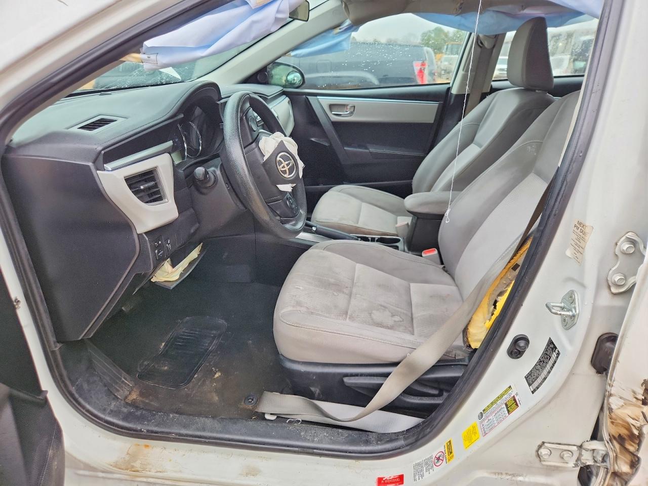 2015 TOYOTA COROLLA LE photo 13