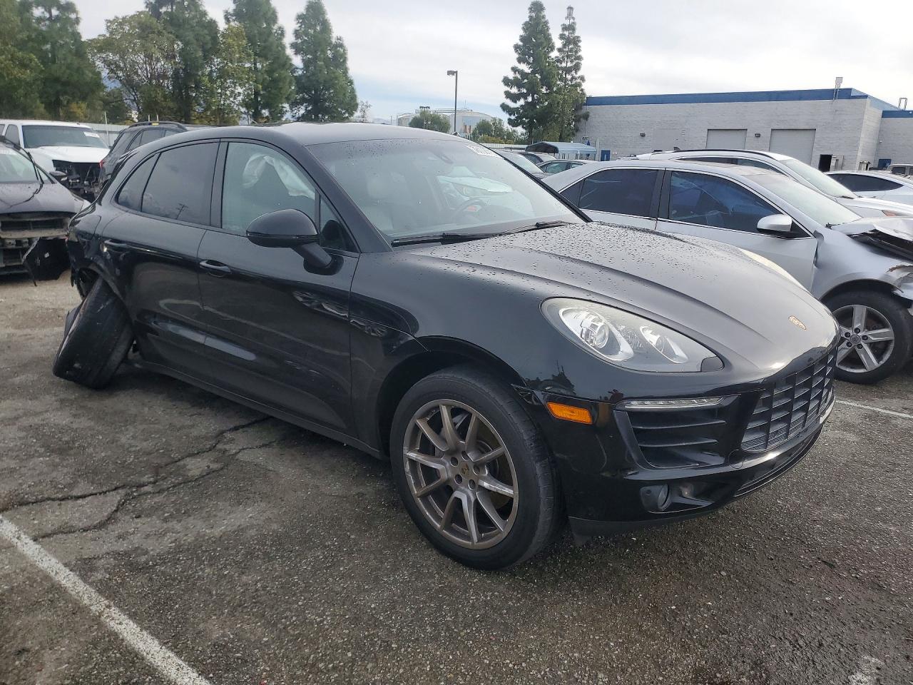 2015 PORSCHE MACAN S photo 4