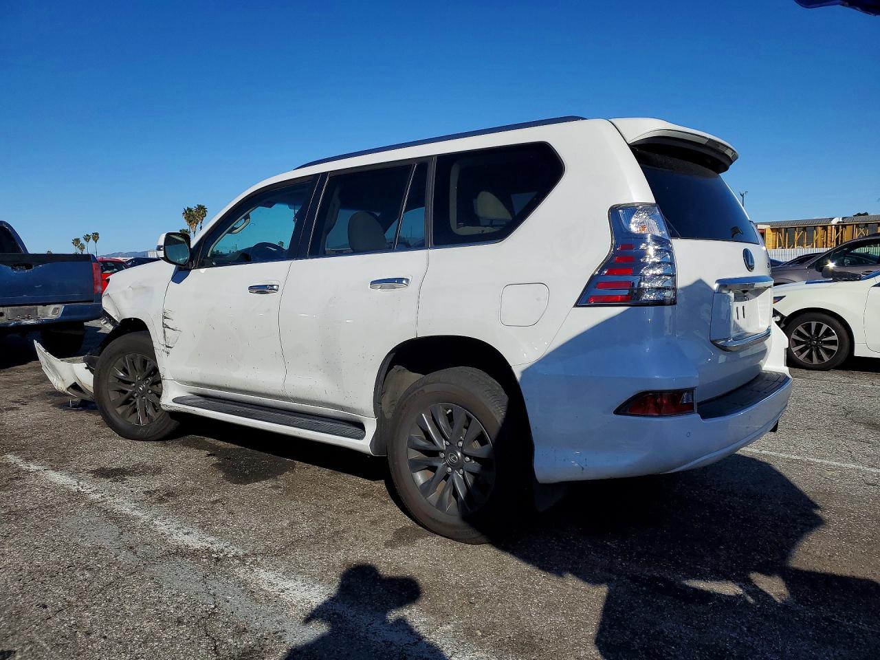 2022 LEXUS GX 460 photo 3