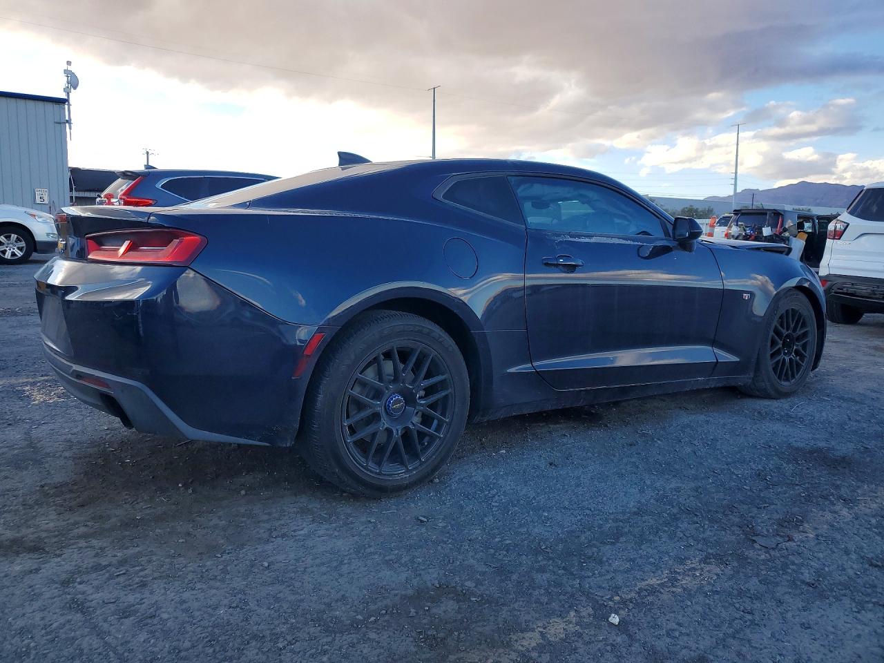 2016 CHEVROLET CAMARO LT photo 5