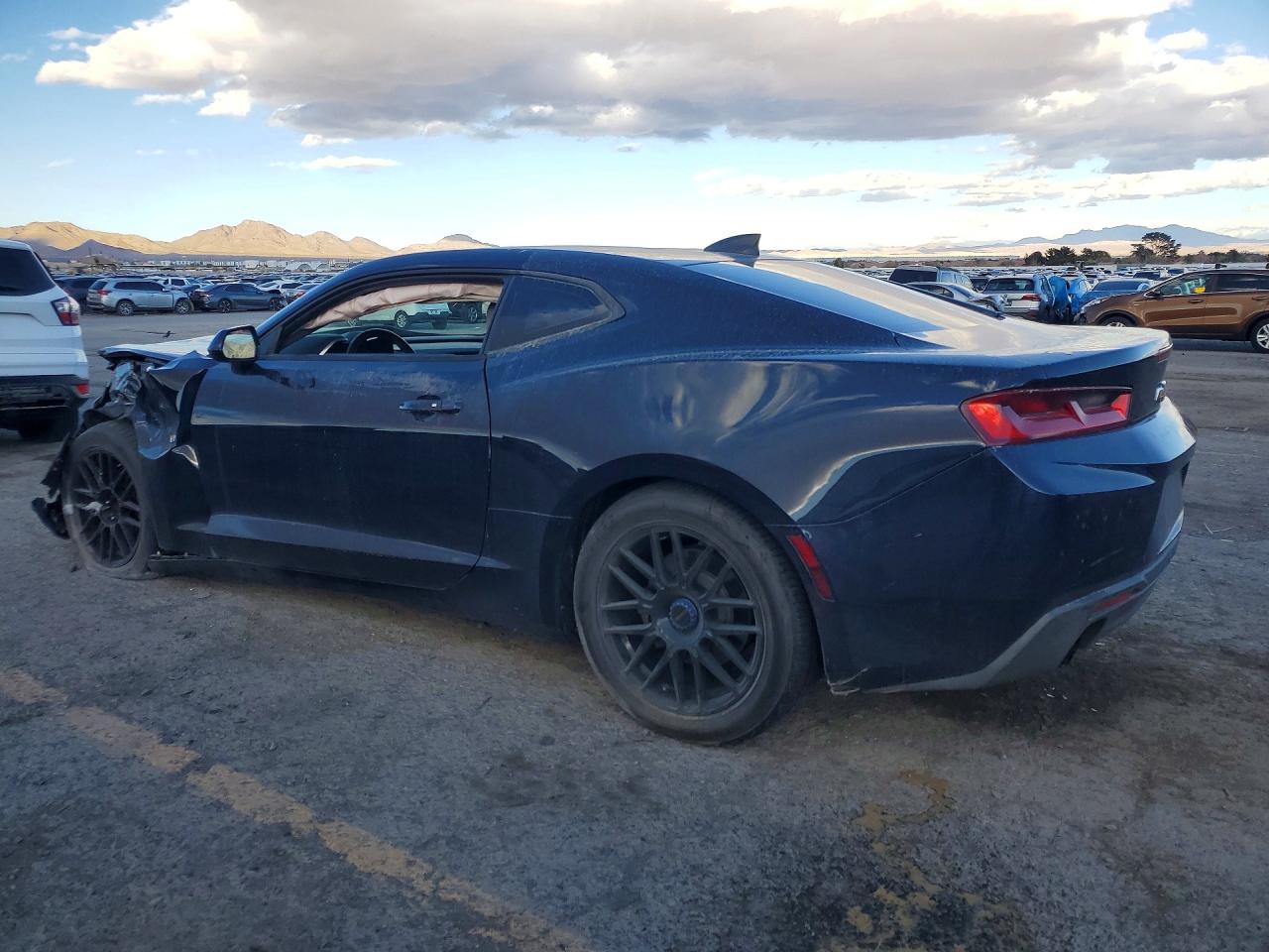 2016 CHEVROLET CAMARO LT photo 3