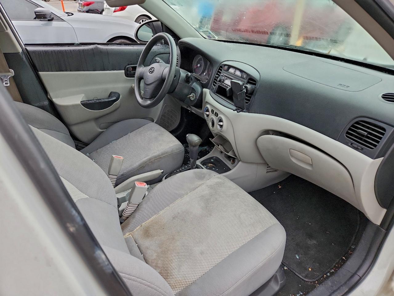 2009 HYUNDAI ACCENT GLS photo 13