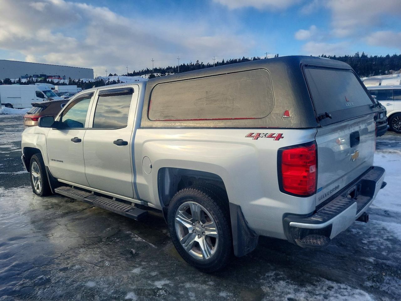 2018 CHEVROLET SILVERADO K1500 CUSTOM photo 2