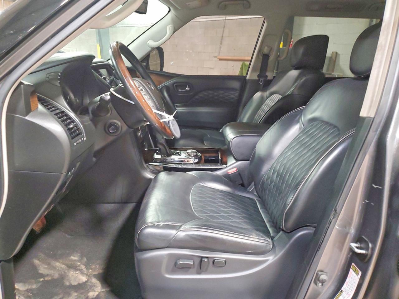 2019 INFINITI QX80 LUXE photo 13