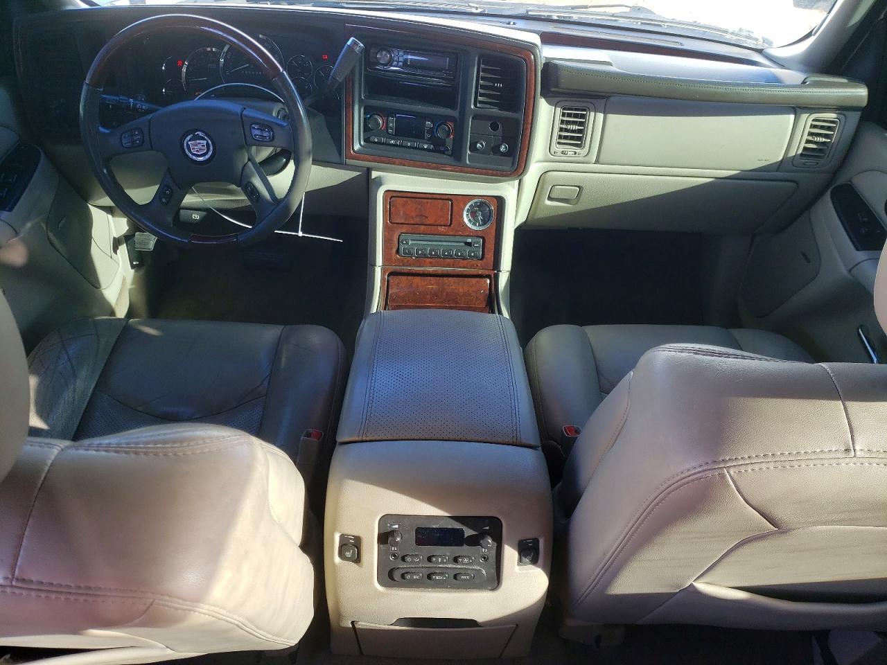 2006 CADILLAC ESCALADE LUXURY photo 8