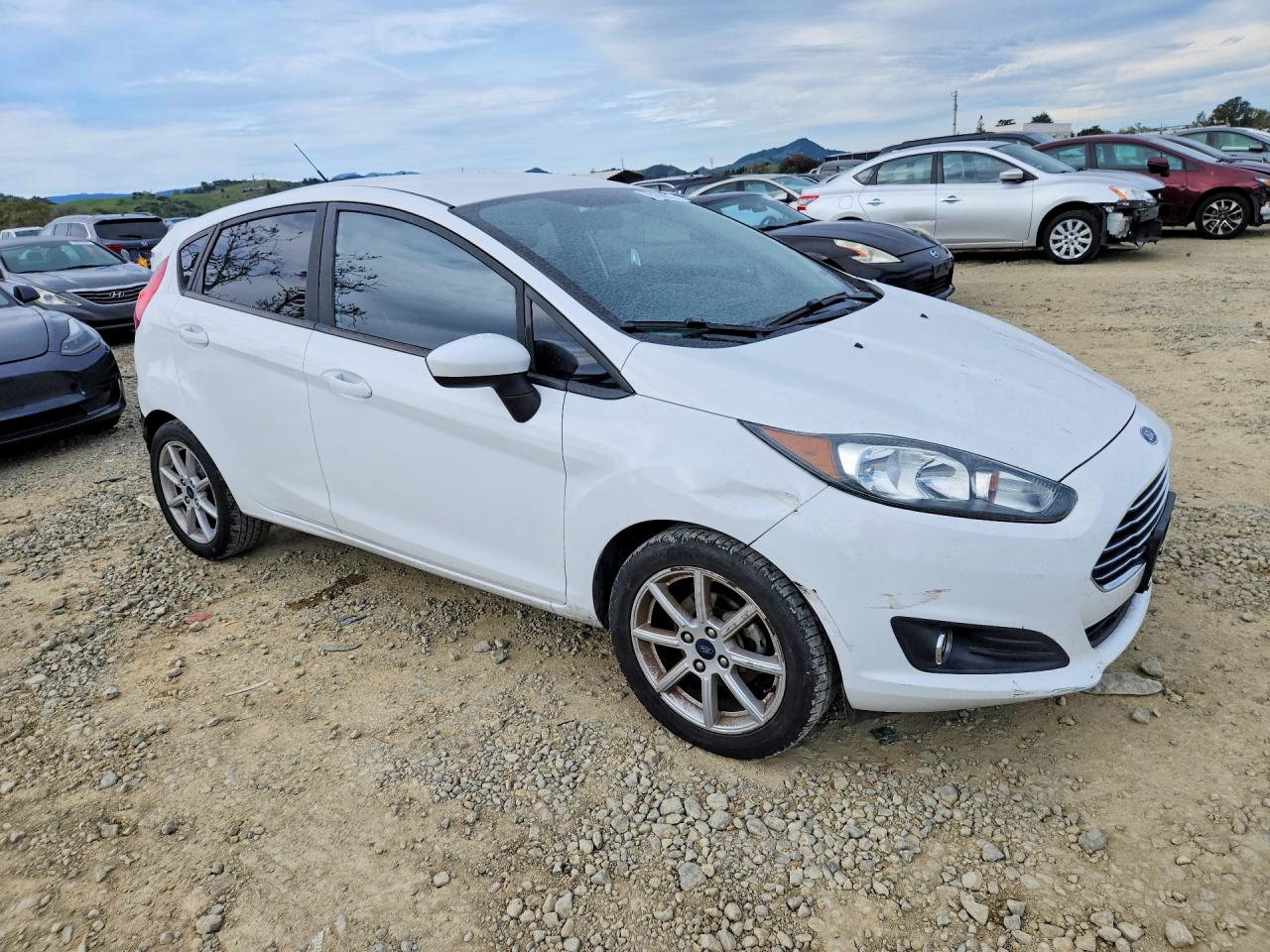 2019 FORD FIESTA SE photo 4